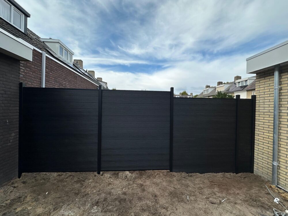 Premium Composiet Black Houtnerf tuinbeeld