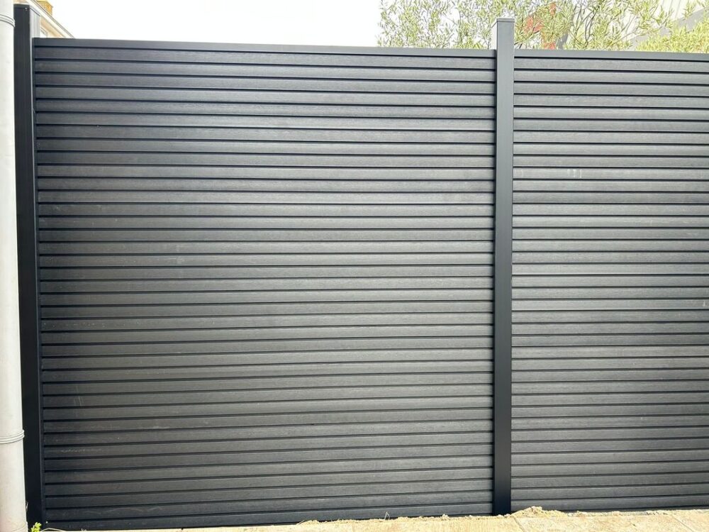 Premium Composiet schutting Black sfeerbeeld