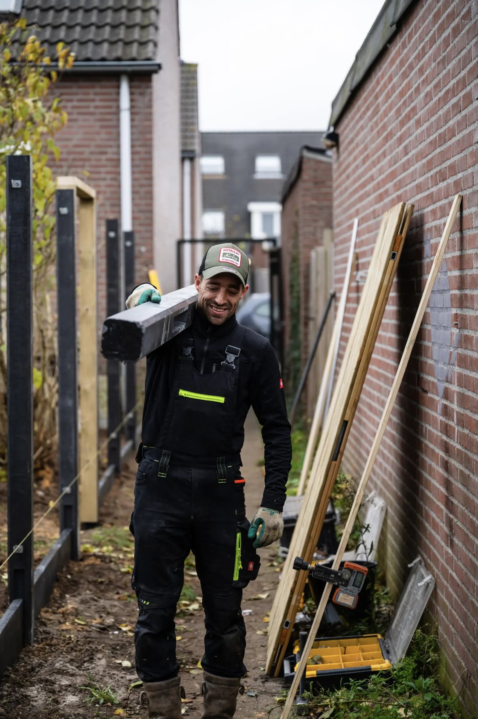 Hout beton schutting plaatsen Vught