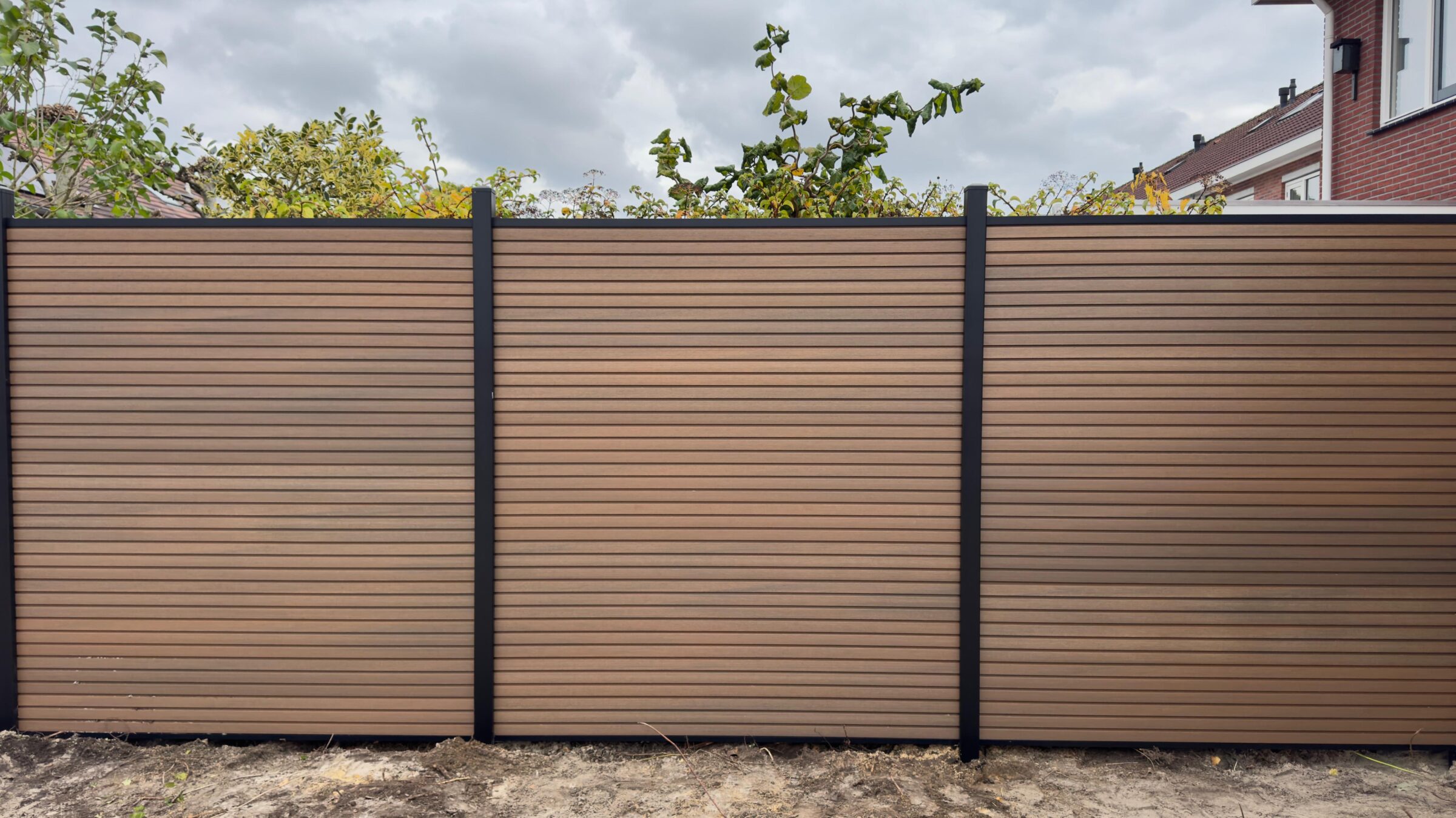 WhatsApp Image 2025-10-22 at 15.47.21 (2)